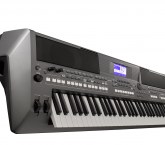 YAMAHA PSR S670